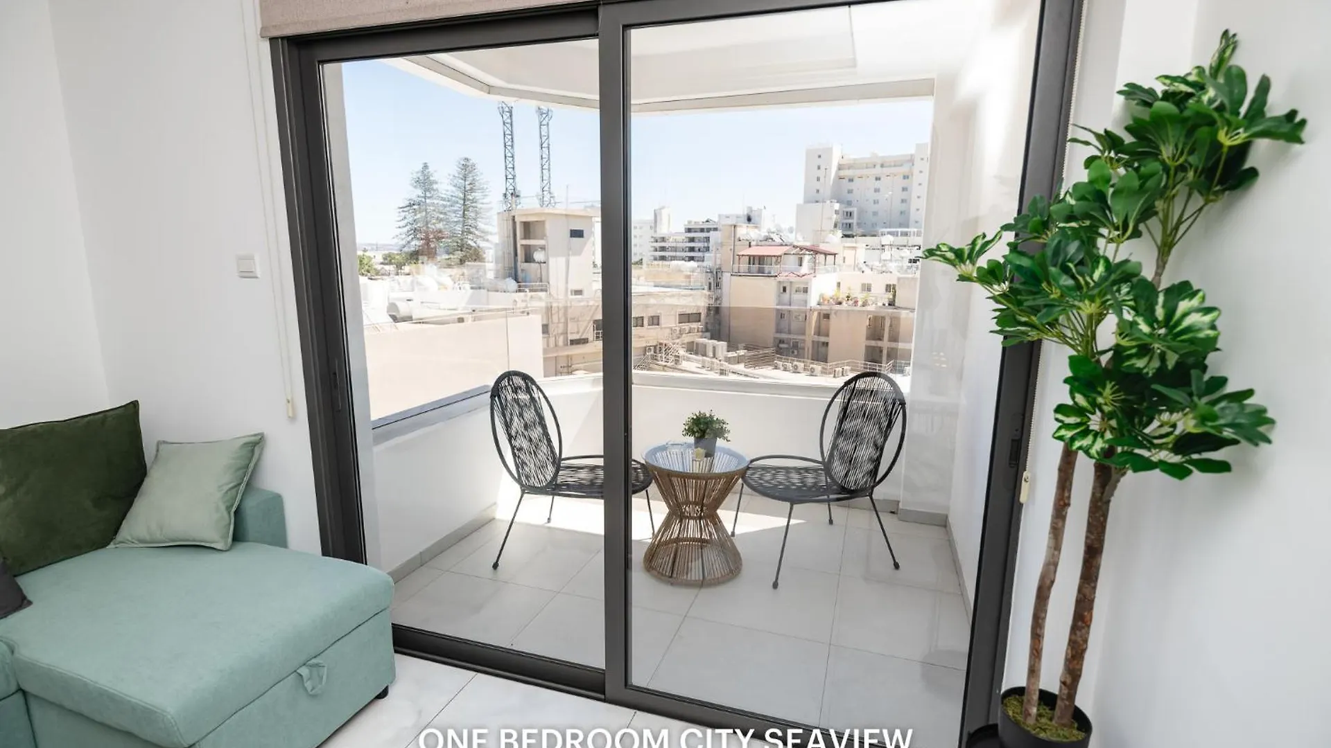 Lazuli Seaview Apartments 2Bdr Ларнака